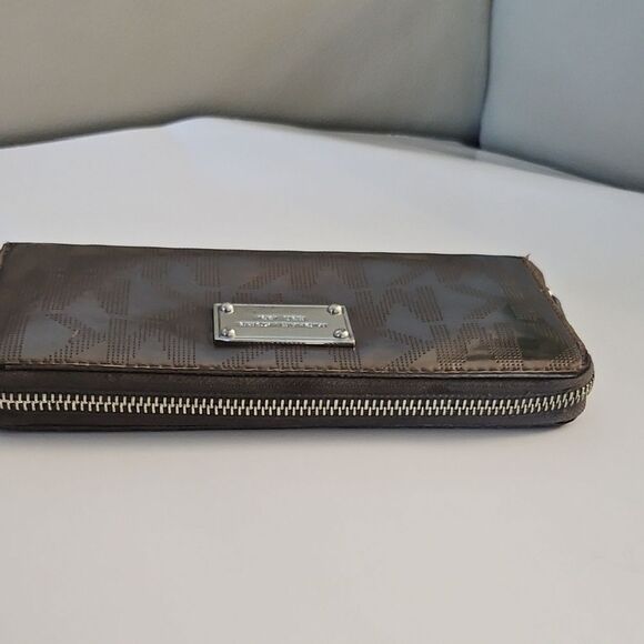 Michael Kors Dark Brown Logo Wallet - Picture 14 of 14